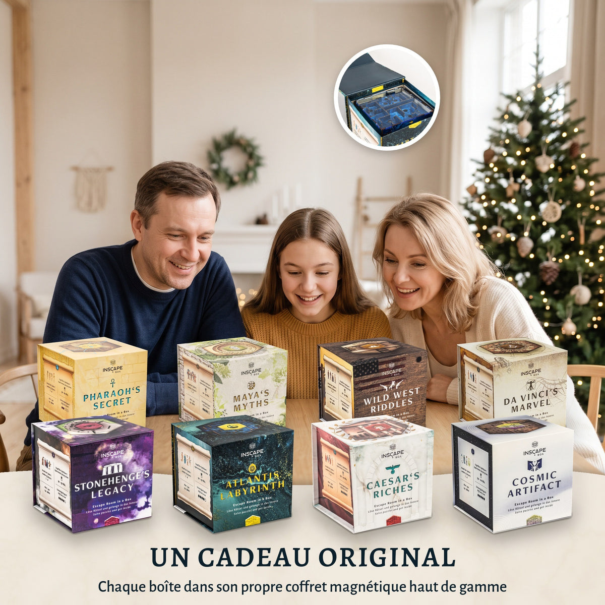 Famille avec les 8 boîtes à énigmes INSCAPE dans leurs coffrets magnétiques